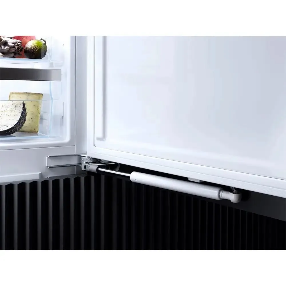 Miele KFN7764D 254 Litre Built-In Fridge Freezer Combination with FlexiLight 2.0, NoFrost & DynaCool - 55.9cm Wide