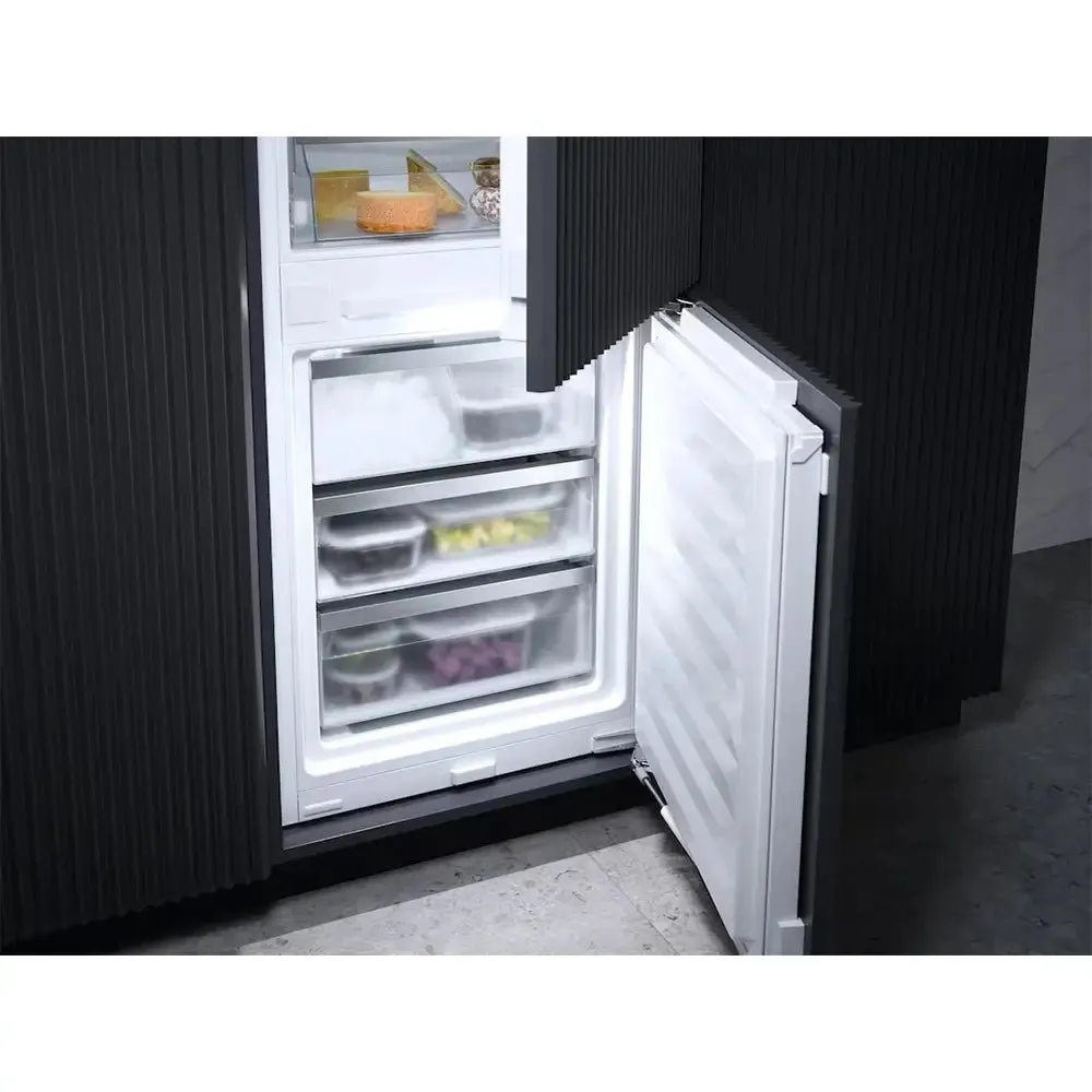 Miele KFN7795D Built-In Fridge-Freezer Combination, IceMaker, NoFrost - 55.9cm Wide