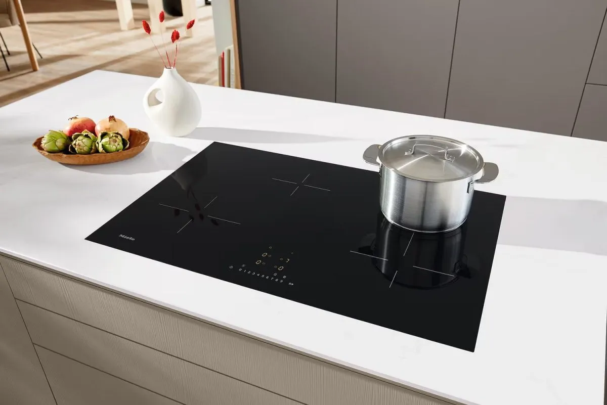 Miele KM7373FL-BK Induction Hob with Onset Controls, 4 Cooking Zones, 1 Flex Cooking Area - Black